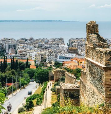 Η θεσσαλονίκη ψηλά απο τα κάστρα