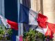 Γαλλικές σημαιες ανεμίζουν τη περιοδο των Γαλλικών εκλογών