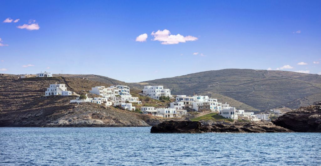 Η Κύθνος όπως φαίνεται οταν πλησιάζεις με το καράβι